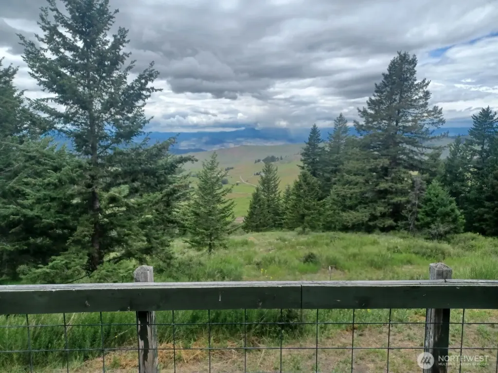 302 Davies Road Oroville WA 98844
