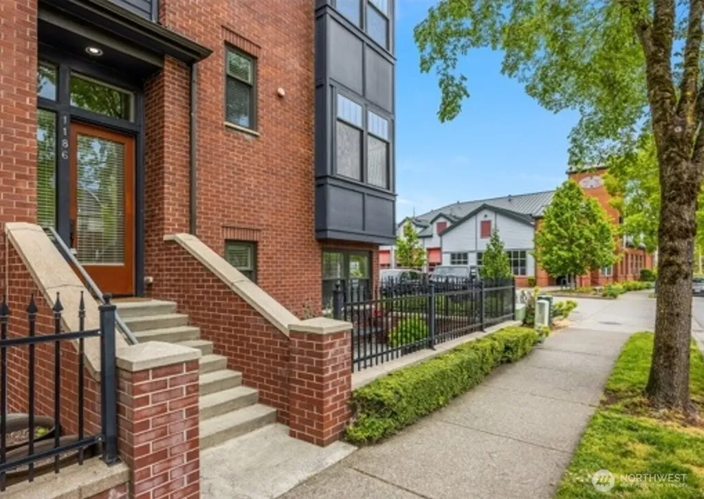 1186 NE Park Drive NE Issaquah WA 98029