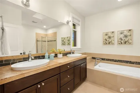 1186 NE Park Drive NE Issaquah WA 98029