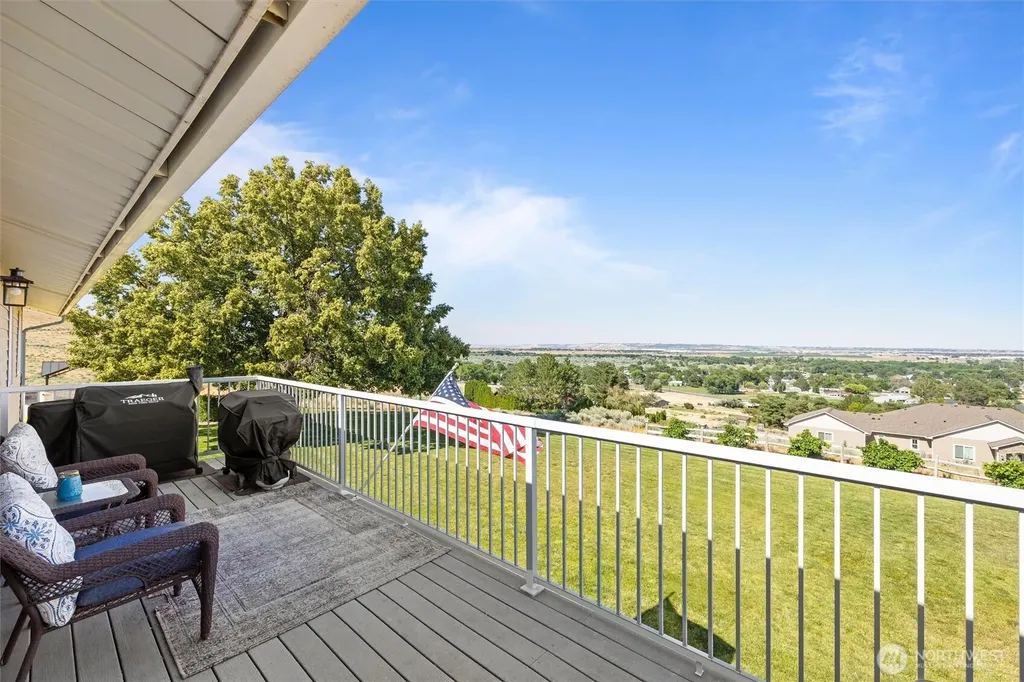 703 S 48th Avenue West Richland WA 99353