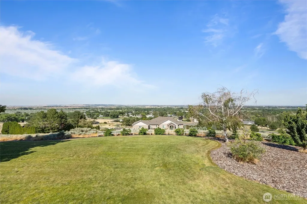 703 S 48th Avenue West Richland WA 99353