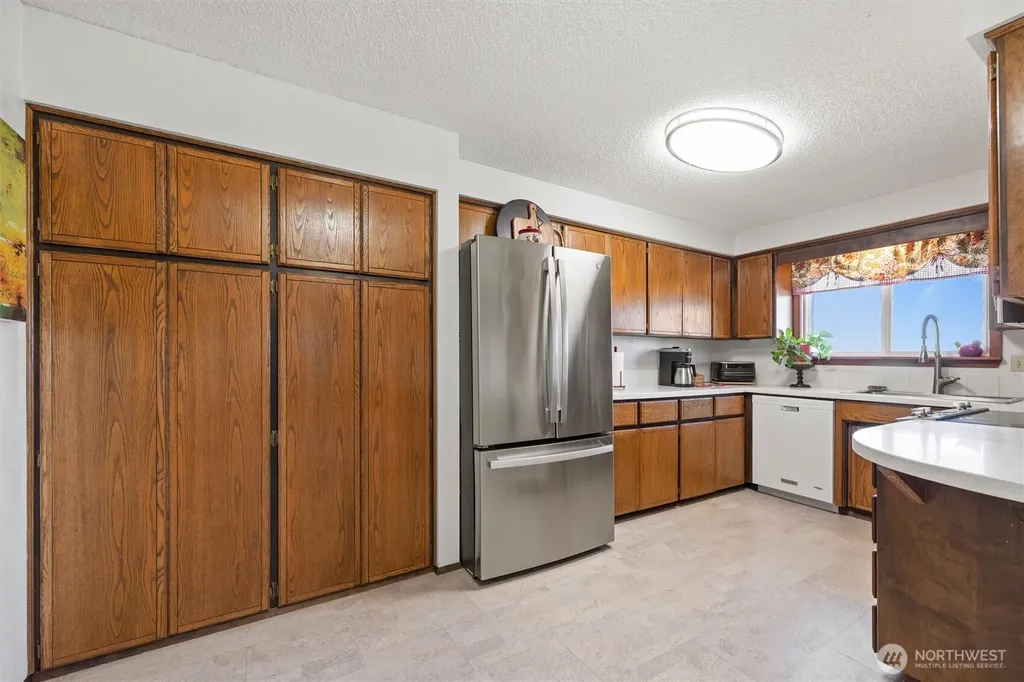 703 S 48th Avenue West Richland WA 99353
