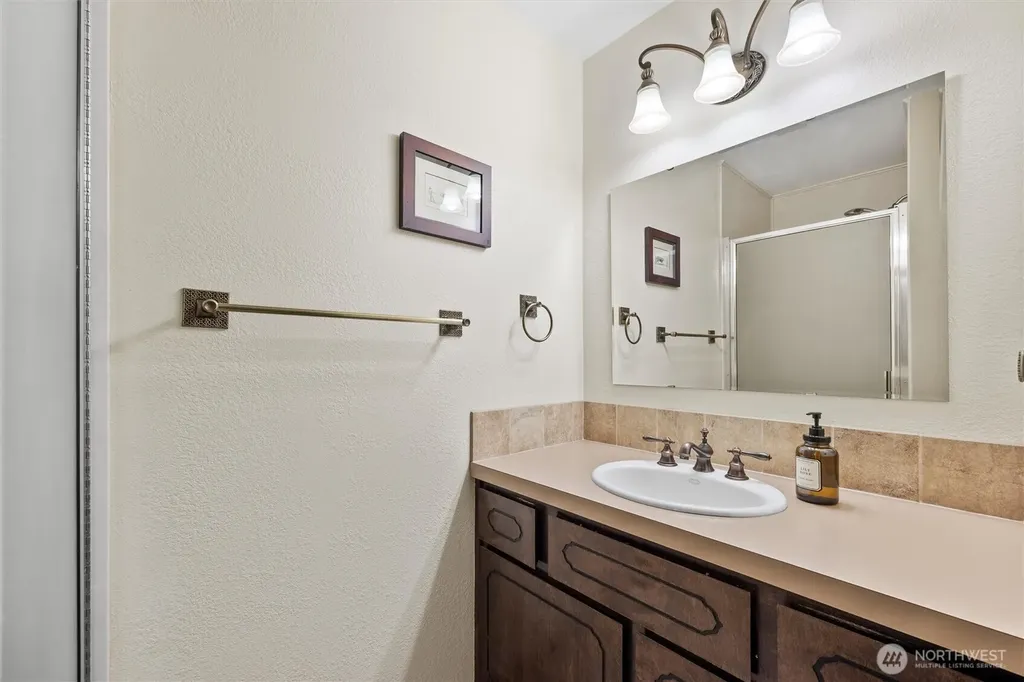 703 S 48th Avenue West Richland WA 99353