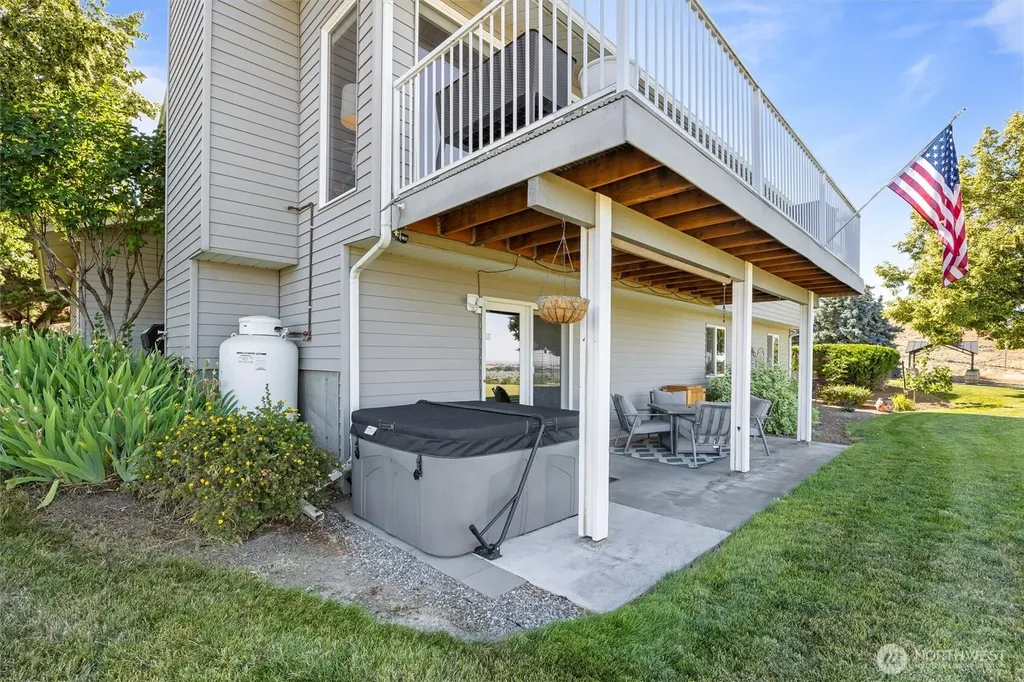 703 S 48th Avenue West Richland WA 99353