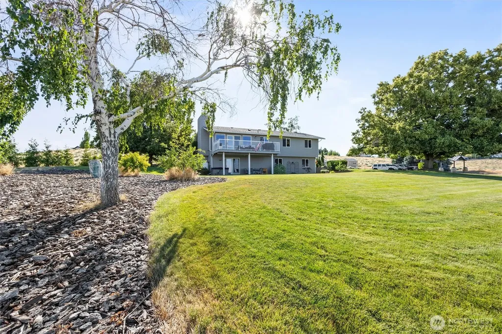 703 S 48th Avenue West Richland WA 99353
