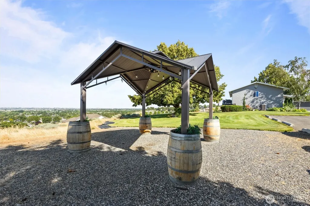 703 S 48th Avenue West Richland WA 99353