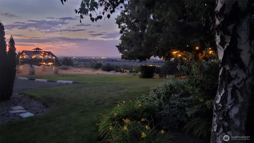 703 S 48th Avenue West Richland WA 99353