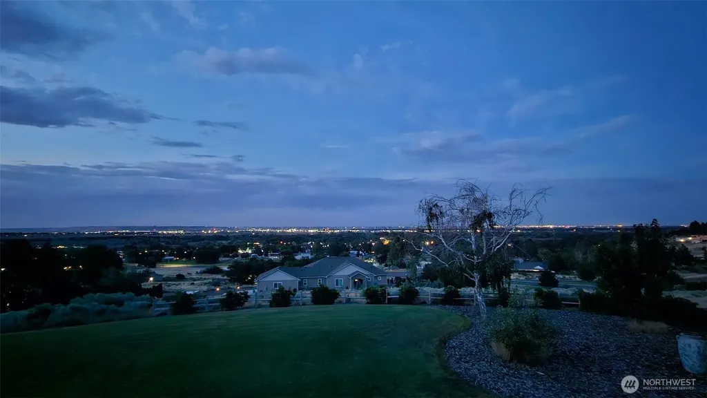 703 S 48th Avenue West Richland WA 99353