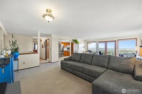 703 S 48th Avenue West Richland WA 99353