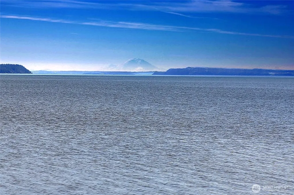 846 Livingston Bay Shore Drive Camano Island WA 98282