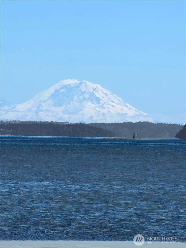846 Livingston Bay Shore Drive Camano Island WA 98282
