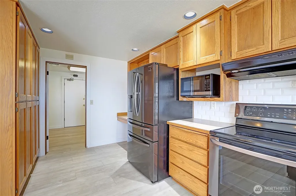 846 Livingston Bay Shore Drive Camano Island WA 98282