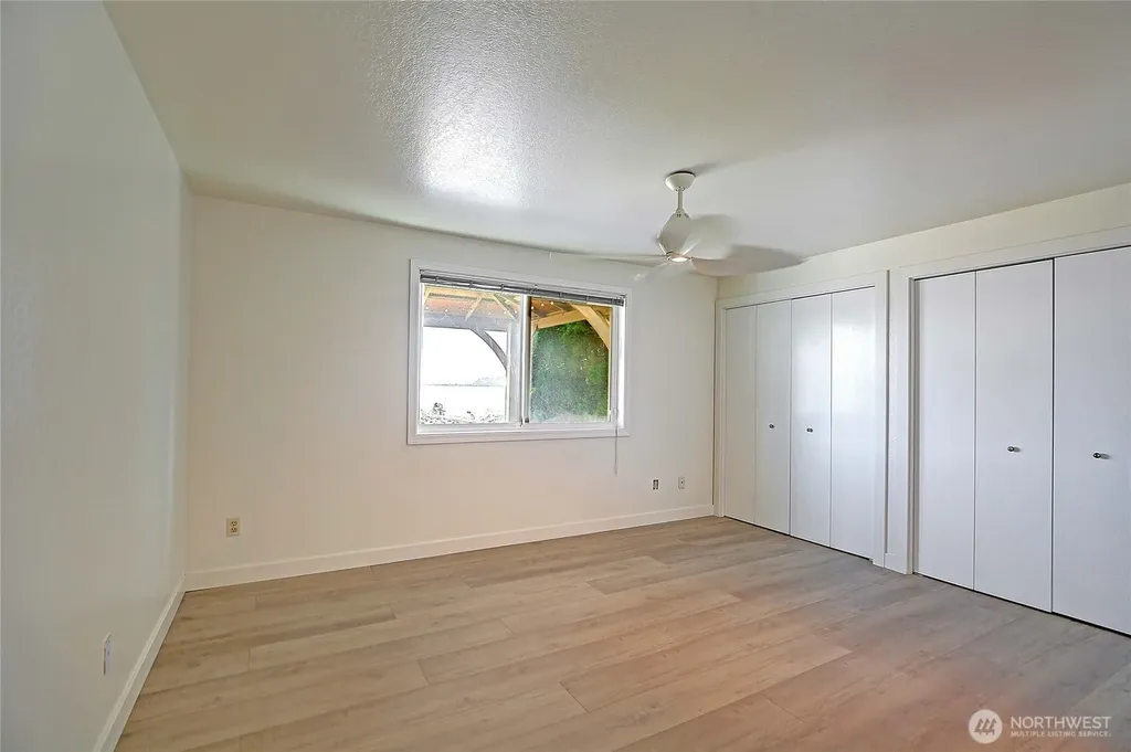 846 Livingston Bay Shore Drive Camano Island WA 98282