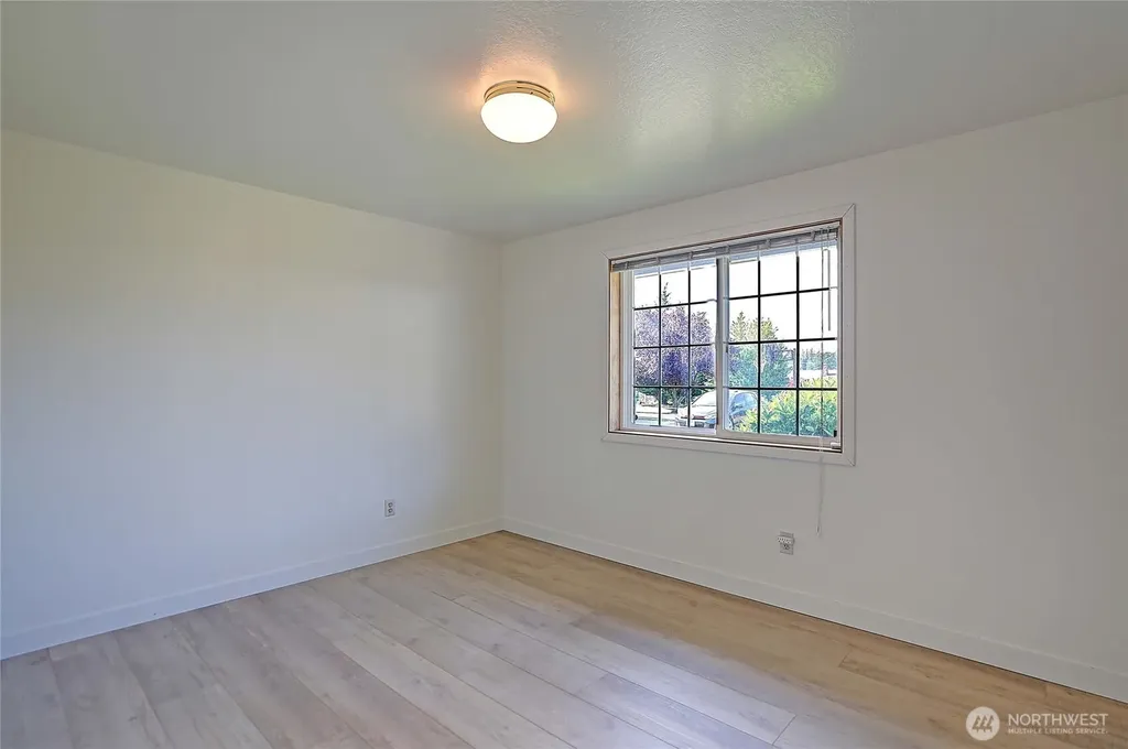 846 Livingston Bay Shore Drive Camano Island WA 98282
