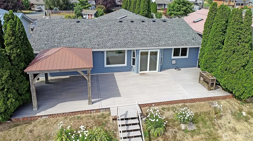 846 Livingston Bay Shore Drive Camano Island WA 98282