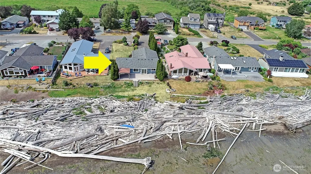 846 Livingston Bay Shore Drive Camano Island WA 98282