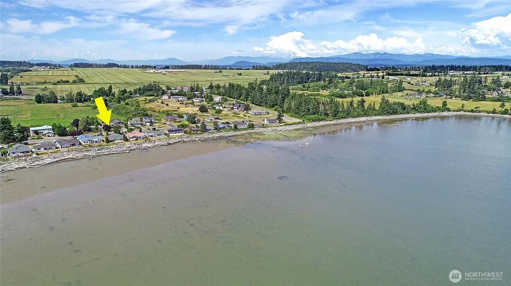846 Livingston Bay Shore Drive Camano Island WA 98282