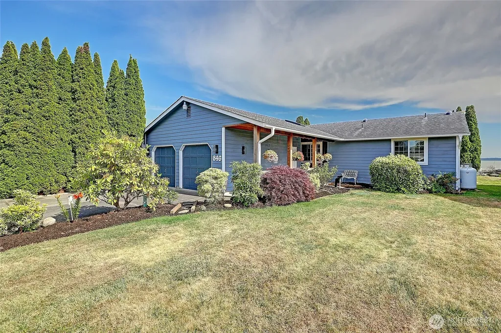 846 Livingston Bay Shore Drive Camano Island WA 98282
