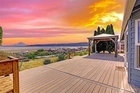 846 Livingston Bay Shore Drive Camano Island WA 98282
