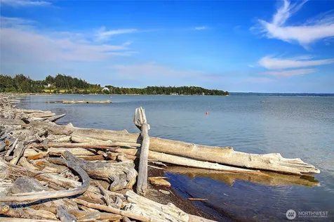 846 Livingston Bay Shore Drive Camano Island WA 98282