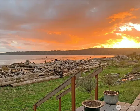 846 Livingston Bay Shore Drive Camano Island WA 98282