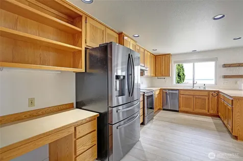 846 Livingston Bay Shore Drive Camano Island WA 98282