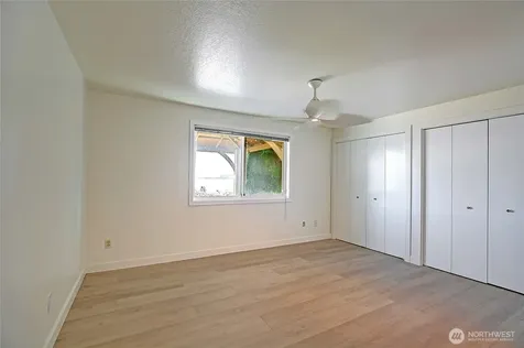 846 Livingston Bay Shore Drive Camano Island WA 98282