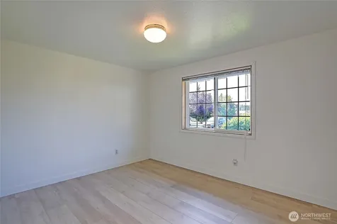 846 Livingston Bay Shore Drive Camano Island WA 98282