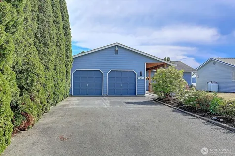 846 Livingston Bay Shore Drive Camano Island WA 98282