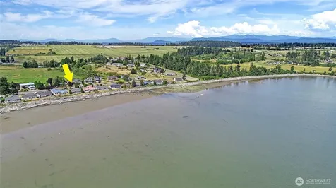 846 Livingston Bay Shore Drive Camano Island WA 98282