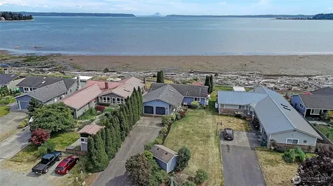846 Livingston Bay Shore Drive Camano Island WA 98282