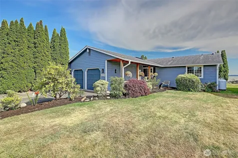 846 Livingston Bay Shore Drive Camano Island WA 98282