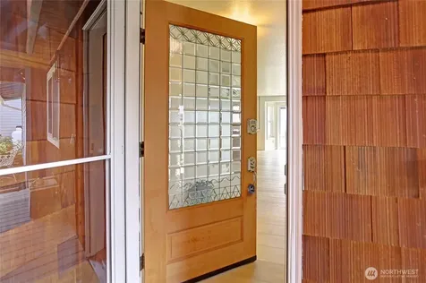 846 Livingston Bay Shore Drive Camano Island WA 98282
