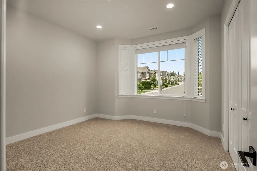 24480 NE 19th Place Sammamish WA 98074
