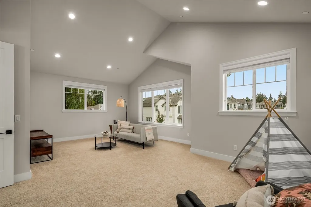24480 NE 19th Place Sammamish WA 98074