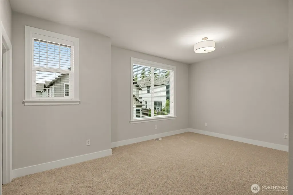 24480 NE 19th Place Sammamish WA 98074