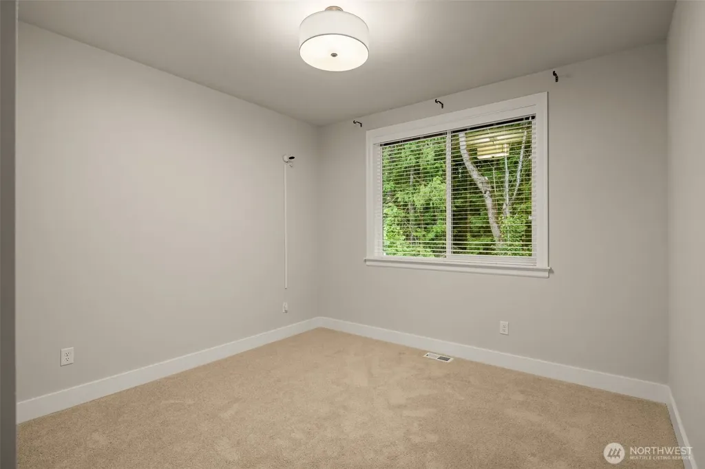 24480 NE 19th Place Sammamish WA 98074
