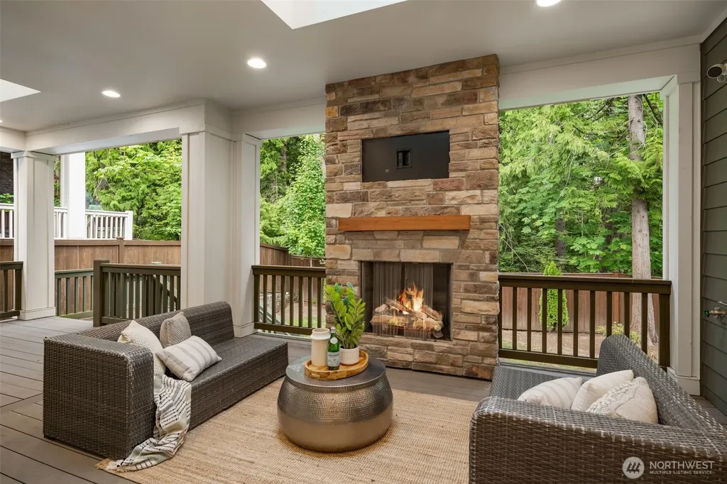 24480 NE 19th Place Sammamish WA 98074