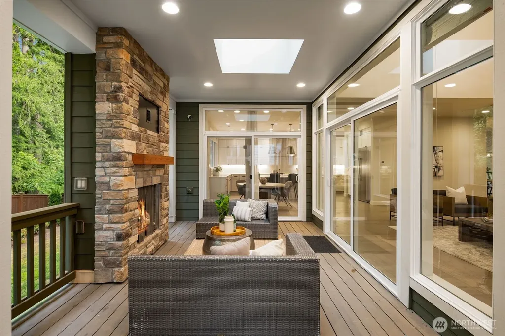 24480 NE 19th Place Sammamish WA 98074