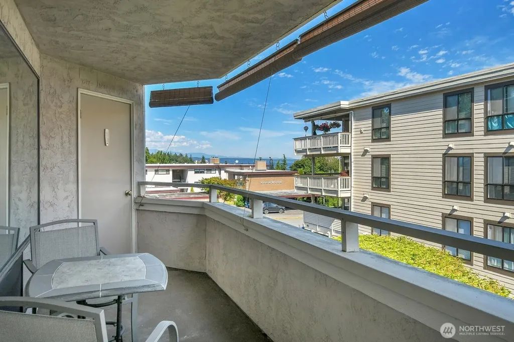 1113 5th Avenue S Edmonds WA 98020