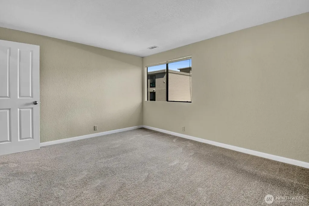 1113 5th Avenue S Edmonds WA 98020