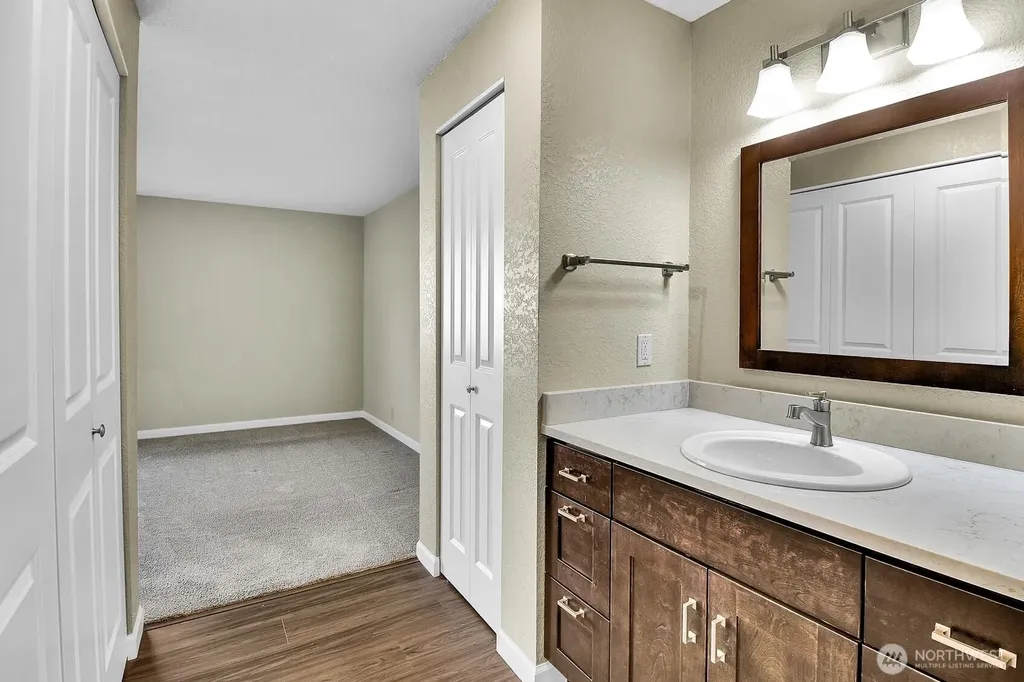 1113 5th Avenue S Edmonds WA 98020