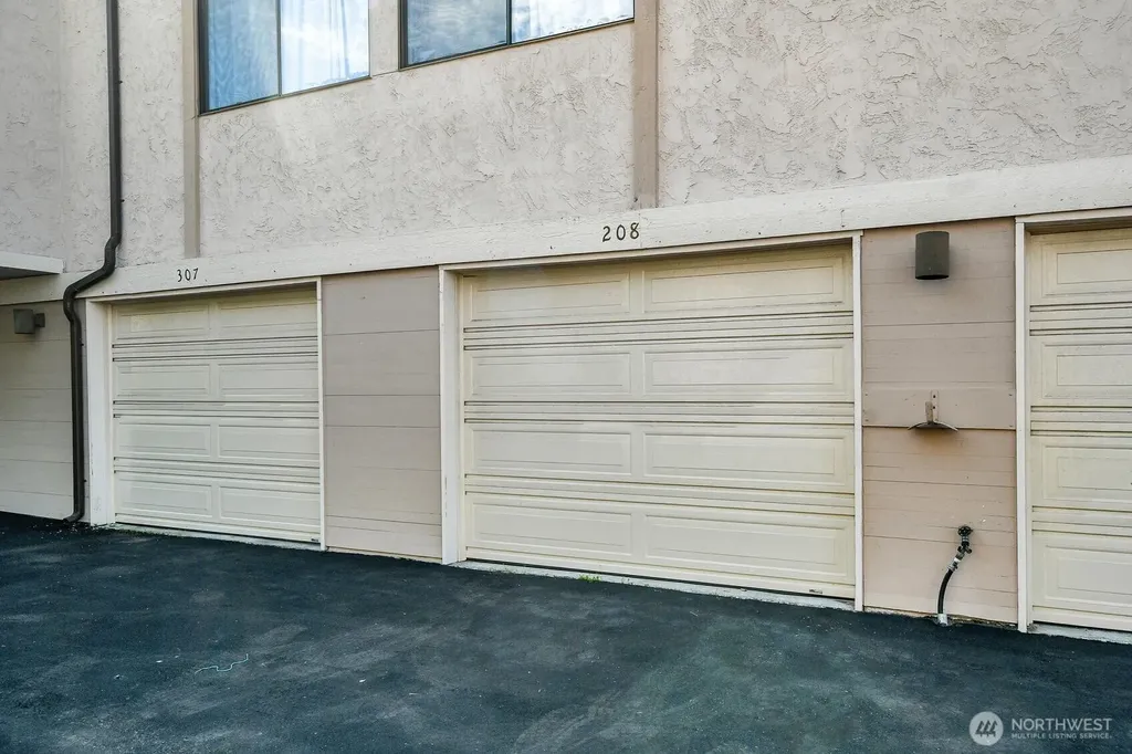 1113 5th Avenue S Edmonds WA 98020