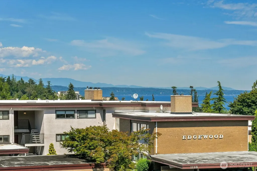 1113 5th Avenue S Edmonds WA 98020