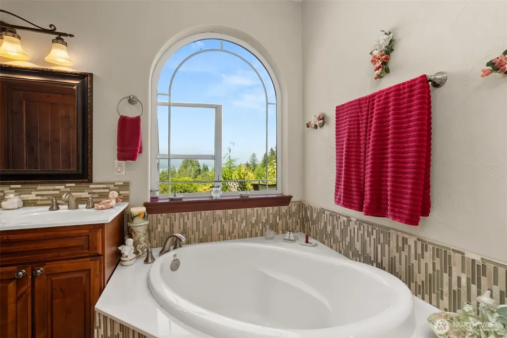 1471 E Webb Hill Road Union WA 98592