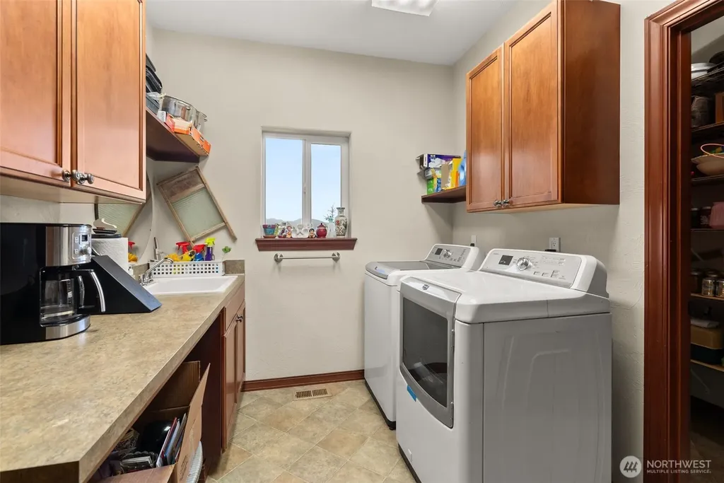 1471 E Webb Hill Road Union WA 98592