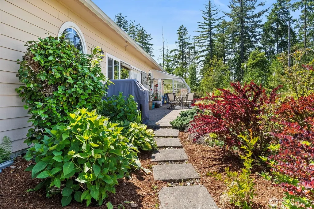 1471 E Webb Hill Road Union WA 98592