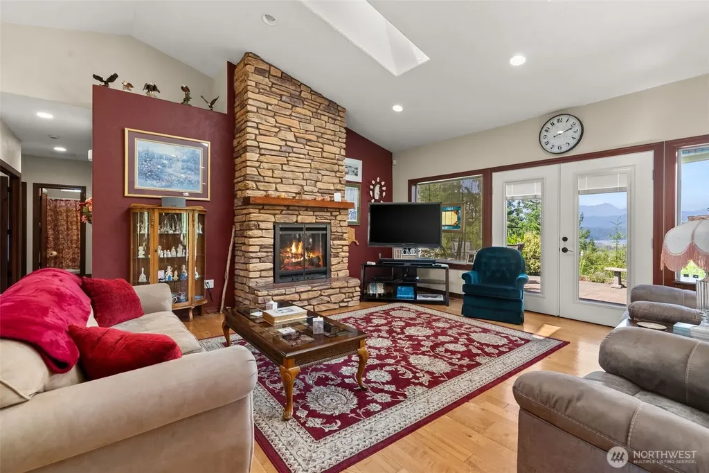 1471 E Webb Hill Road Union WA 98592
