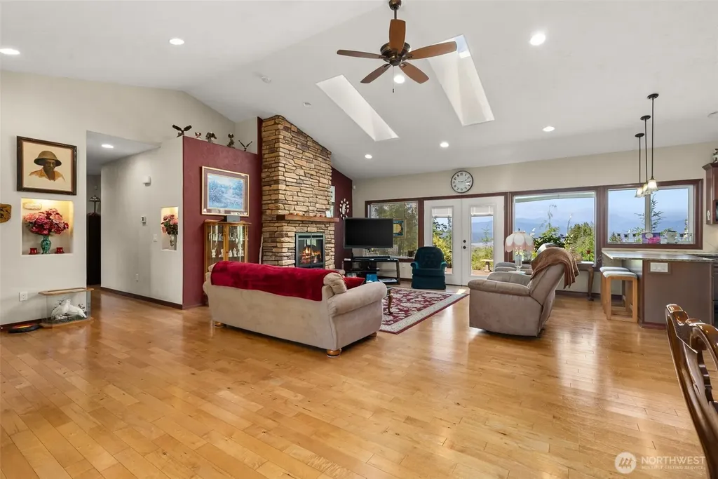 1471 E Webb Hill Road Union WA 98592