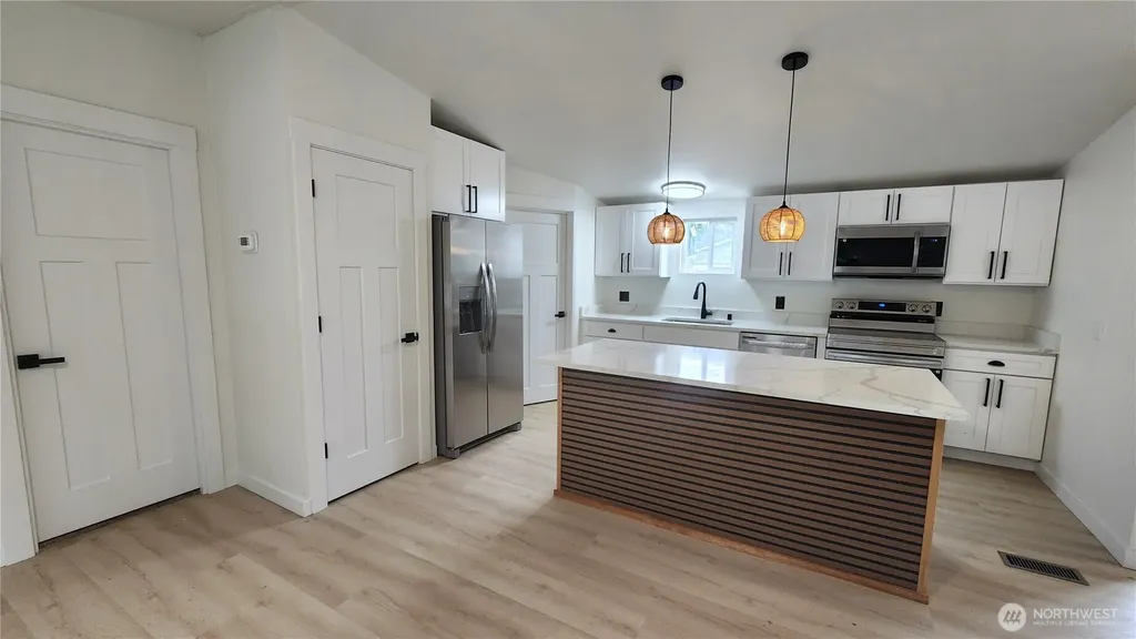 821 G Street Vader WA 98593